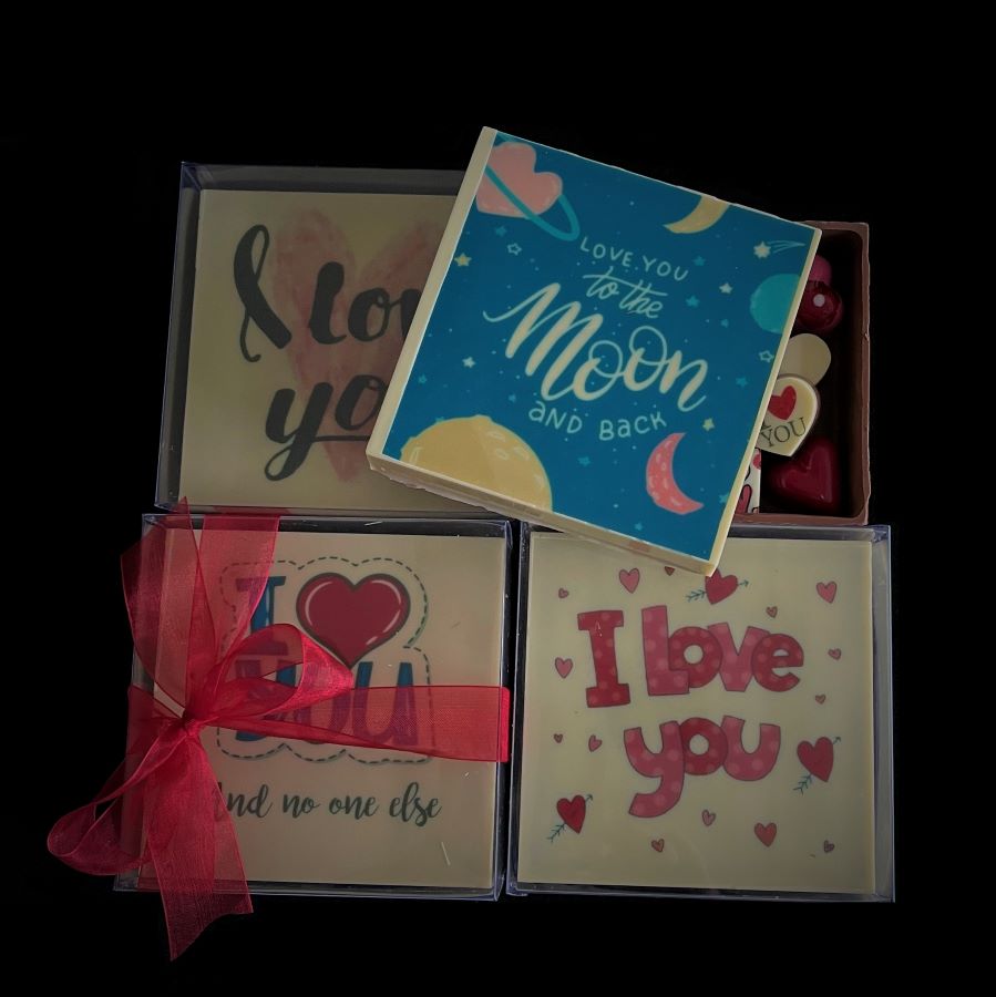 Love Chocolate Box with 10 pieces of chocolate