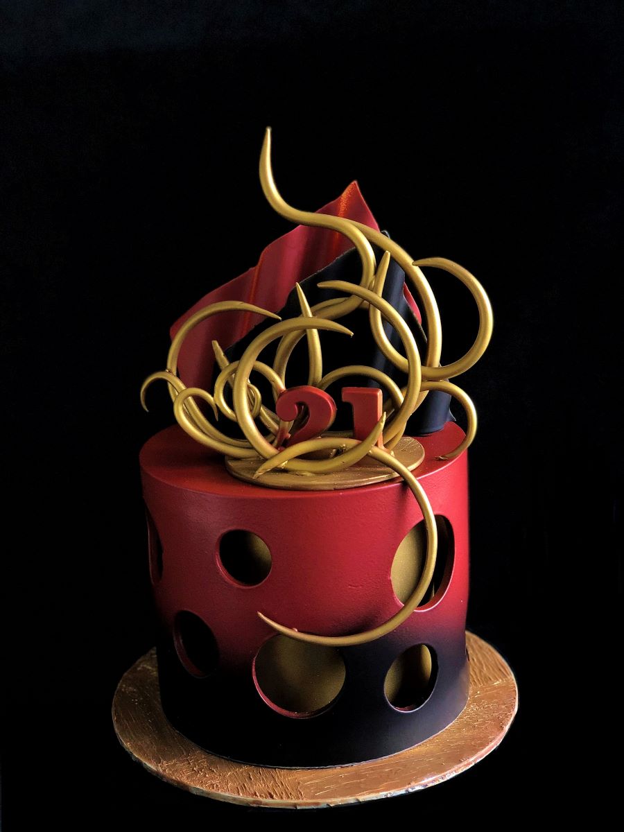 Red Swirly Smash Cake